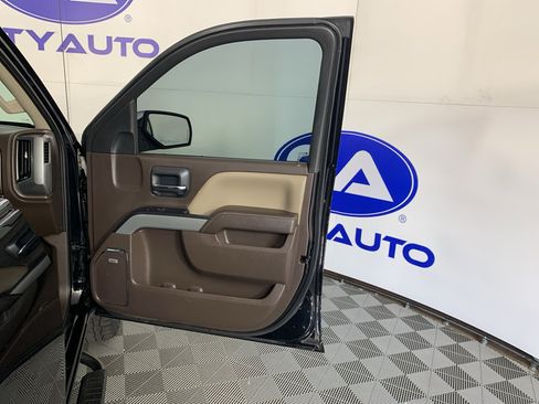 Used 2017 Chevrolet Silverado 1500 LTZ Z71 w/ LTZ Plus Package AWD/4WD image 35