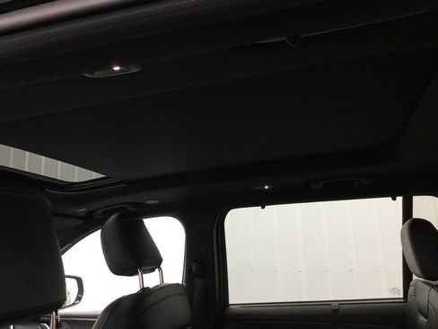 Used 2024 Jeep Grand Cherokee L Limited w/ Luxury Tech Group II image 30