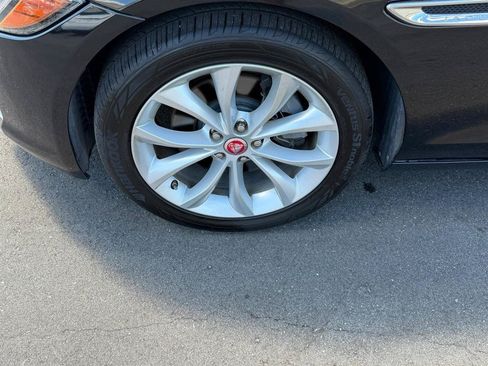Used 2018 Jaguar XF Premium RWD image 20