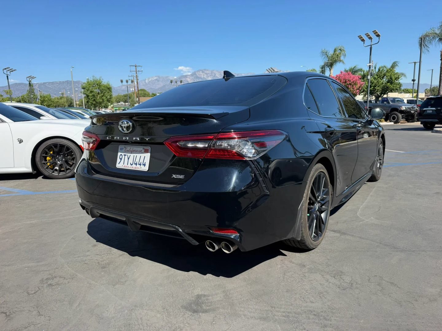 Used 2021 Toyota Camry XSE FWD image 6