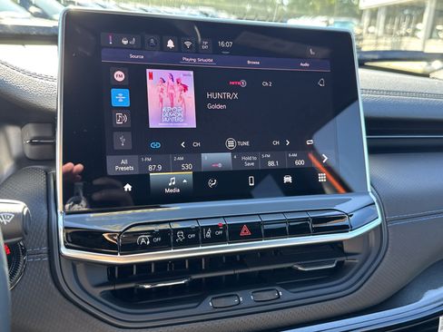 New 2026 Jeep Compass Latitude image 32