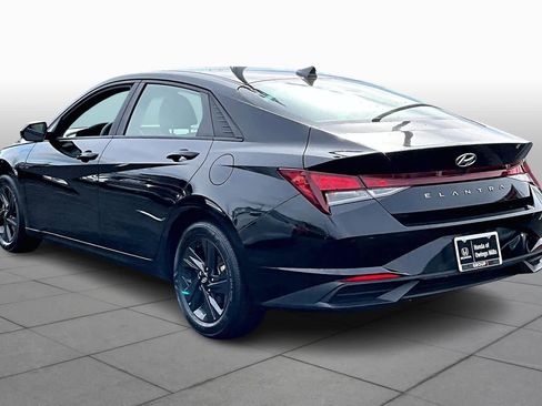 Used 2021 Hyundai Elantra SEL image 10