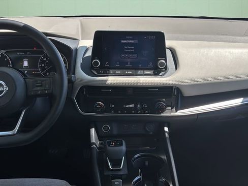 Used 2022 Nissan Rogue SV AWD/4WD image 18