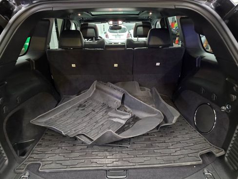 Used 2019 Jeep Grand Cherokee Overland w/ Trailer Tow Group IV image 42