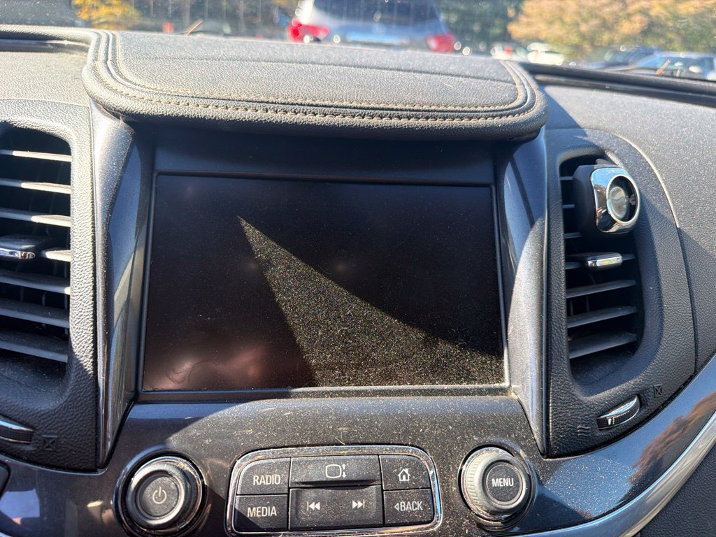 Used 2015 Chevrolet Impala LT FWD image 10