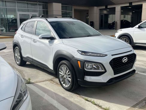 Used 2020 Hyundai Kona SEL FWD image 3
