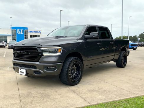 Used 2024 RAM 1500 Laramie AWD/4WD image 3