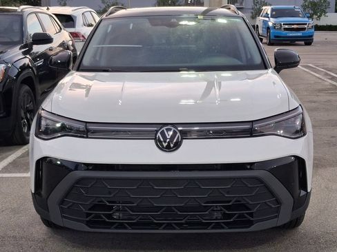 New 2026 Volkswagen Taos SE FWD image 2