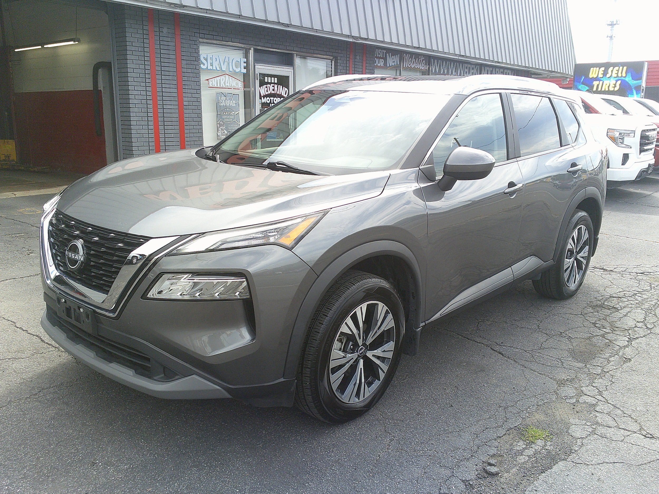 Used 2023 Nissan Rogue SV w/ SV Premium B Package AWD/4WD image 11