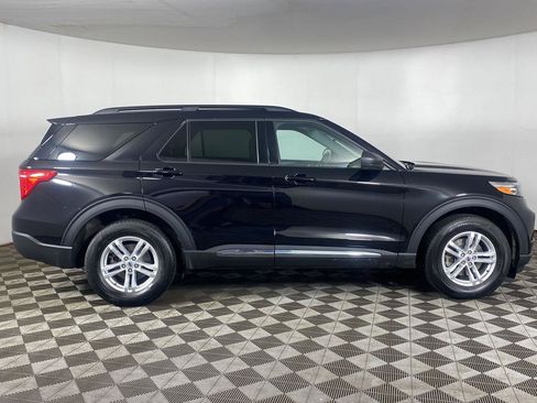 Used 2023 Ford Explorer XLT w/ Equipment Group 202A AWD/4WD image 26