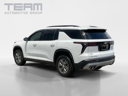 Used 2024 Chevrolet Traverse LT w/ Enhanced Driving Package FWD image 5