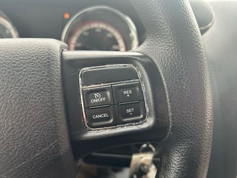 Used 2016 Dodge Grand Caravan SXT image 18