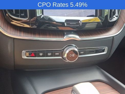 Certified 2023 Volvo XC60 B5 Plus AWD/4WD image 17