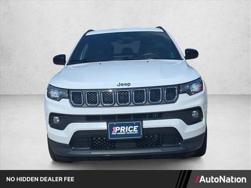 Used 2024 Jeep Compass Latitude AWD/4WD image 1