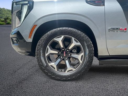 Certified 2025 GMC Yukon AT4 Ultimate w/ LPO, Floor Liner Package AWD/4WD image 11