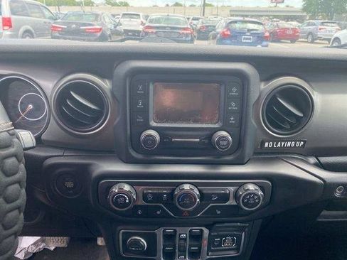 Used 2018 Jeep Wrangler Unlimited Sport S AWD/4WD image 36