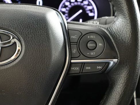 Used 2021 Toyota Avalon XLE w/ Moonroof Package FWD image 9