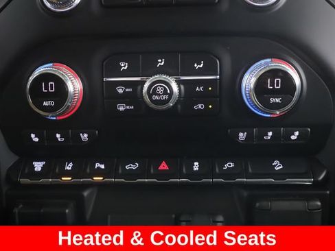 Used 2020 GMC Sierra 3500 AT4 w/ AT4 Premium Package AWD/4WD image 4
