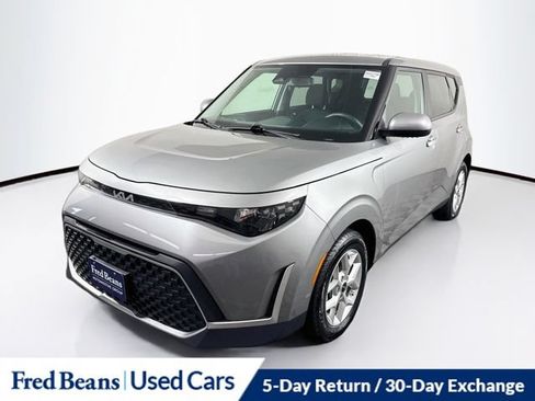 Used 2024 Kia Soul LX w/ Option Group 015 FWD image 3