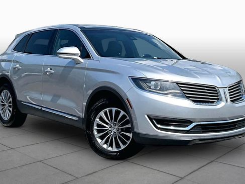 Used 2016 Lincoln MKX Select w/ Select Plus Package AWD/4WD image 3