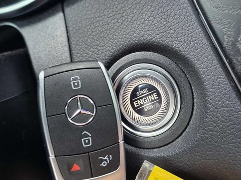Certified 2022 Mercedes-Benz GLC 43 AMG 4MATIC image 25