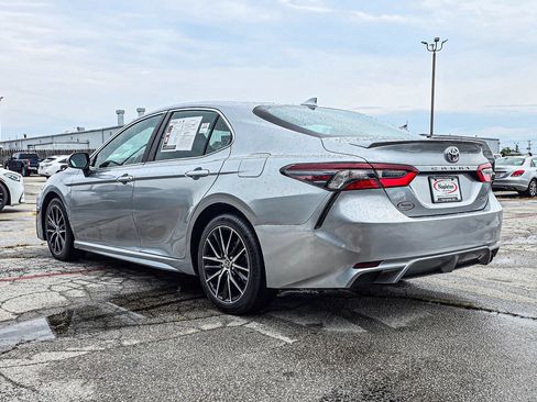 Used 2023 Toyota Camry SE FWD image 4
