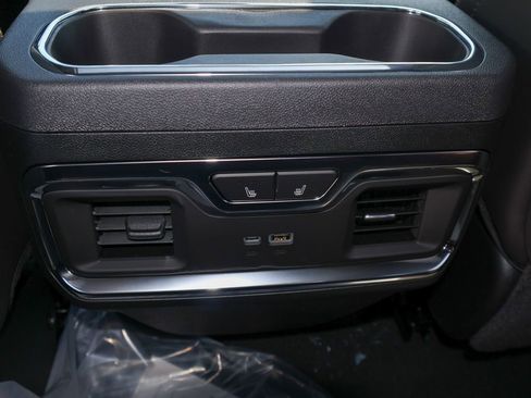 New 2026 GMC Sierra 3500 Denali Ultimate AWD/4WD image 12