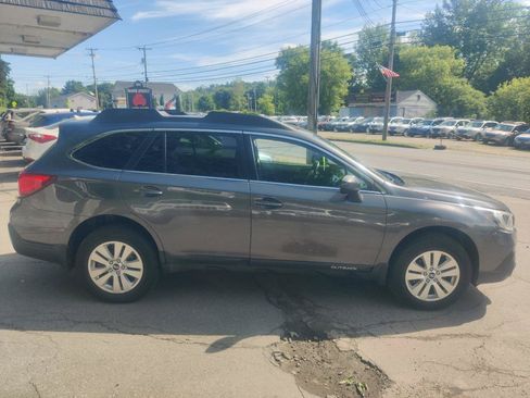 Used 2018 Subaru Outback 2.5i Premium AWD/4WD image 7
