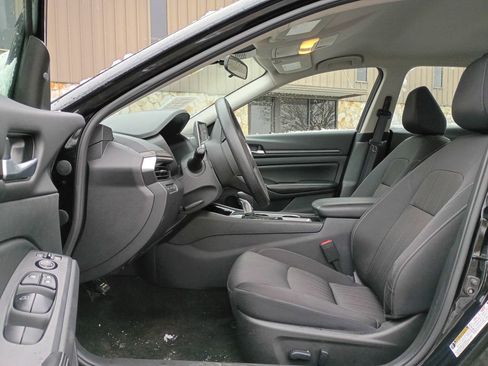 Used 2024 Nissan Altima 2.5 SV image 12