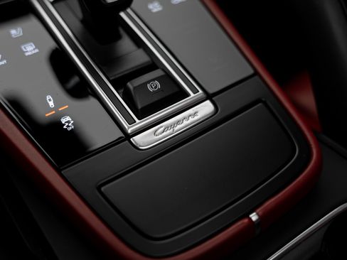 Used 2022 Porsche Cayenne GTS AWD/4WD image 55