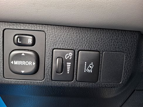 Used 2018 Toyota RAV4 XLE w/ Plus Extra Value Package image 26