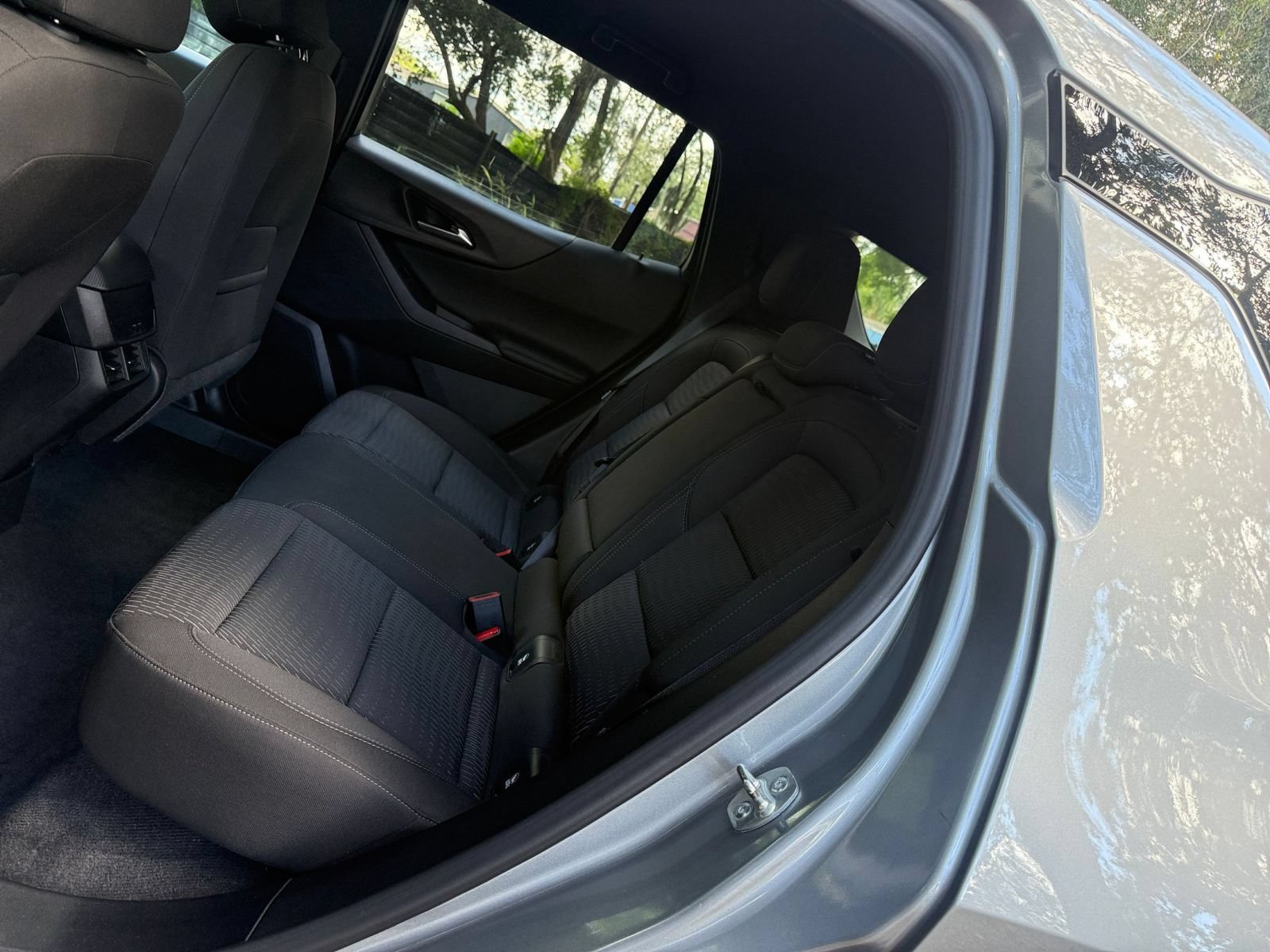 Used 2025 Chevrolet Equinox LT FWD image 34