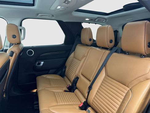 Used 2019 Land Rover Discovery HSE AWD/4WD image 36