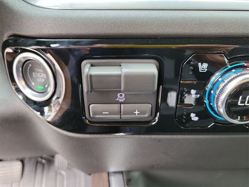 New 2025 GMC Sierra 3500 SLT w/ SLT Premium Package image 34