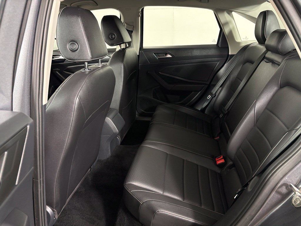 Used 2024 Volkswagen Jetta SE FWD image 33