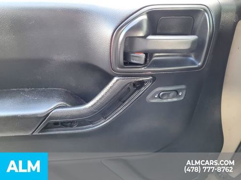 Used 2016 Jeep Wrangler Sahara image 25