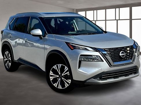 Used 2023 Nissan Rogue SV w/ SV Premium B Package image 13