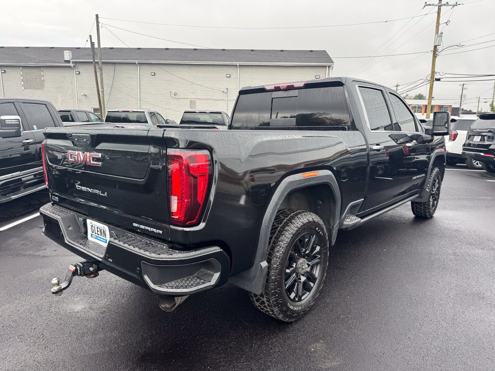 Used 2021 GMC Sierra 2500 Denali w/ Denali Black Diamond Edition AWD/4WD image 6