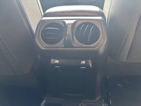 Used 2025 Jeep Wrangler Unlimited Sport AWD/4WD image 22
