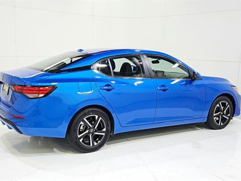 Certified 2025 Nissan Sentra SV FWD image 8