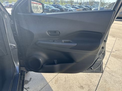 Used 2025 Nissan Kicks Play S image 29