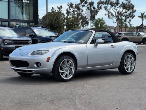 Used 2006 MAZDA MX-5 Miata Sport RWD image 6