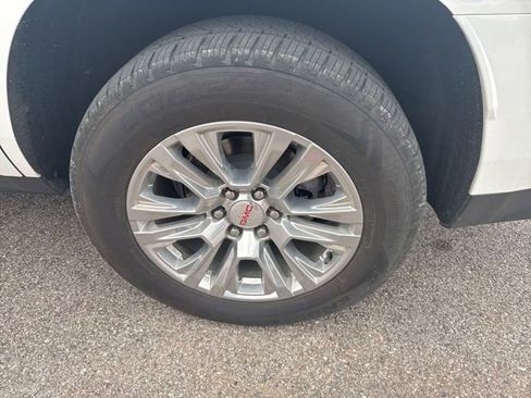 Used 2023 GMC Yukon Denali image 6