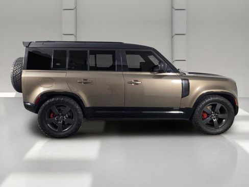 Used 2023 Land Rover Defender 110 X AWD/4WD image 4