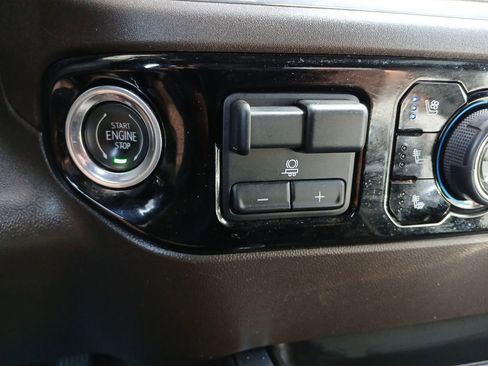 Certified 2023 Chevrolet Silverado 1500 LTZ AWD/4WD image 17