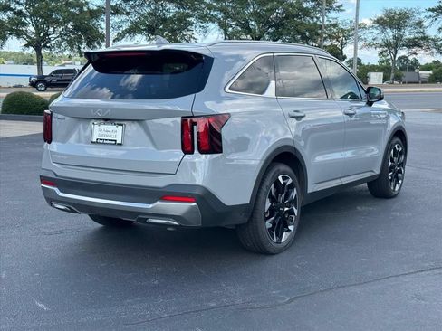 Certified 2024 Kia Sorento EX FWD image 3