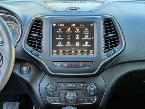 Used 2023 Jeep Cherokee Altitude Lux image 17