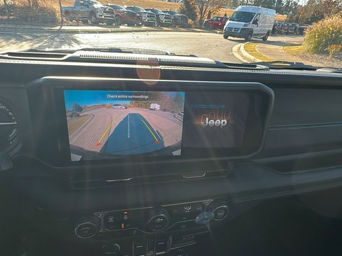 Used 2025 Jeep Wrangler Unlimited Rubicon 4xe w/ Convenience Group image 32