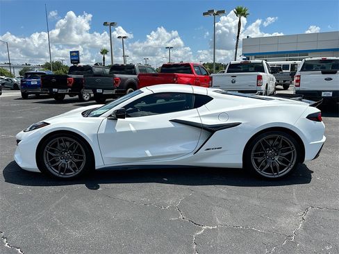Used 2024 Chevrolet Corvette Z06 image 4
