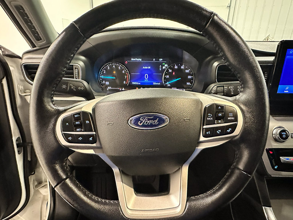 Used 2022 Ford Explorer XLT w/ Equipment Group 202A AWD/4WD image 35